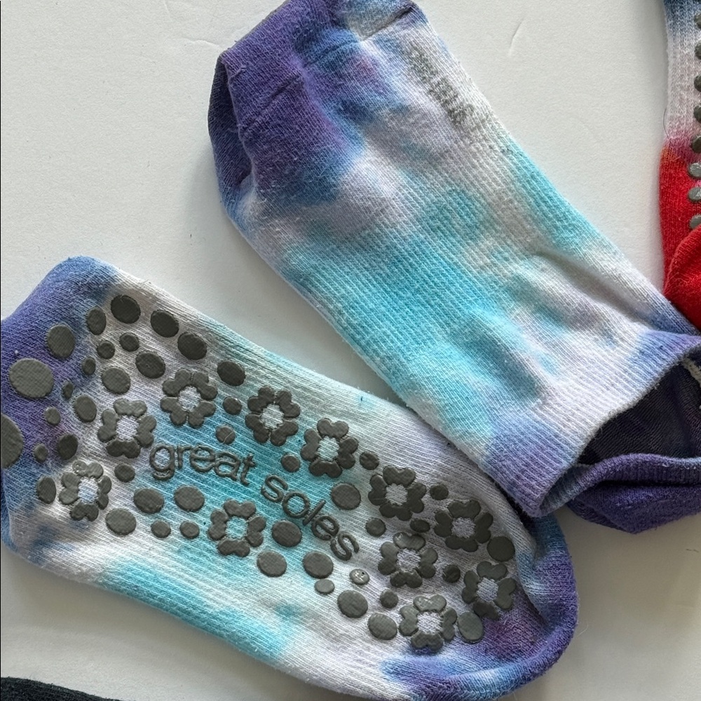 Great Soles Pilates Non-Slip Ankle Socks Multi-Colored Tie-Dyes-Set of 9 - Picture 3 of 9
